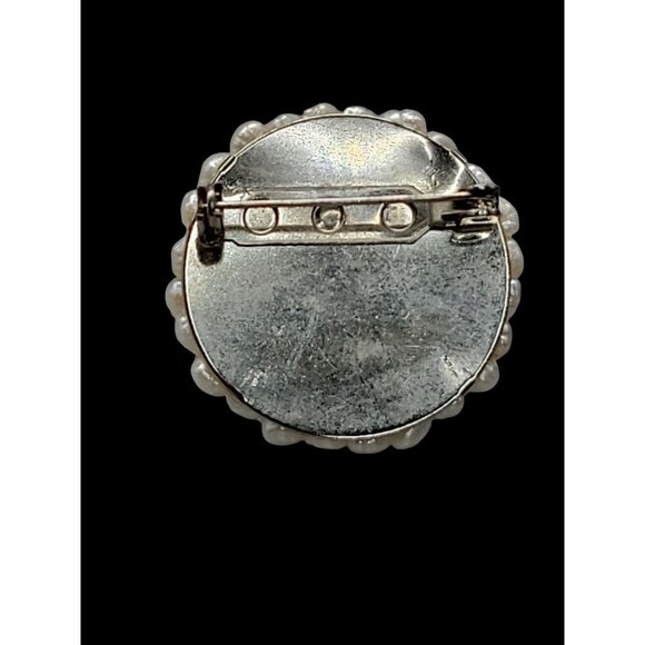 Seed Pearl Cluster Brooch Intricate Twisted Dome Bead Design Silver-Tone Back - Picture 6 of 9